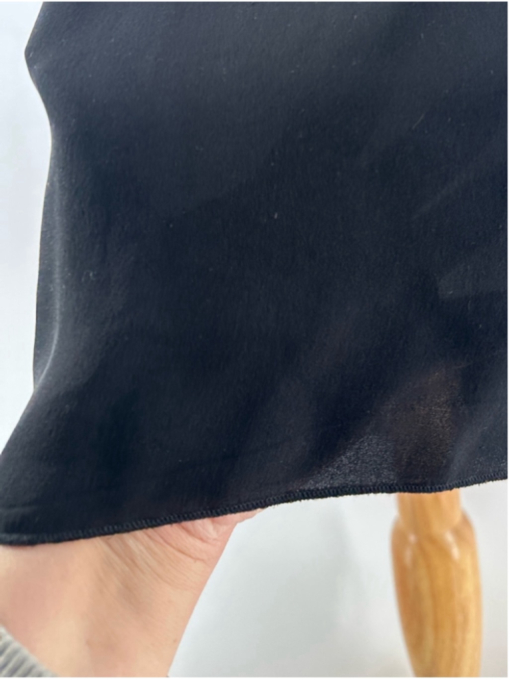 Aritzia Babaton silk tank top flowy y2k comfort elegance classic black sz sm - Picture 15 of 15